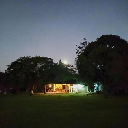 Ecoisa De Chacara - Casa De Vidro, Casa De Campo Морретис Экстерьер фото